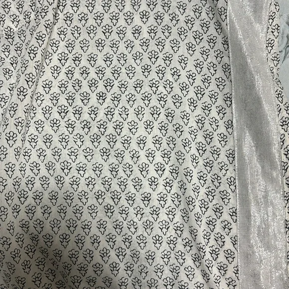 JCrew size 4 Floral black block print tunic. - Picture 5 of 6